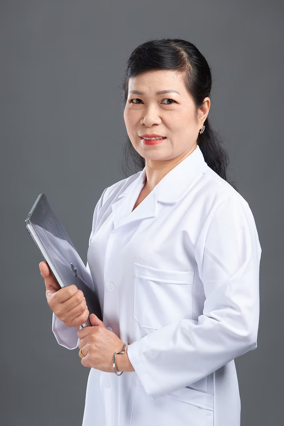 Portrait of Trần Thị Hồng Thu